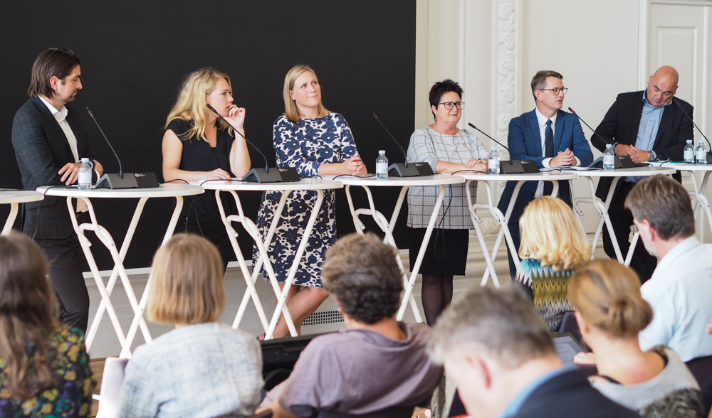 Se billederne: Politikere, embedsfolk og interesseorganisationer i debat om digitaliseringsklar lovgivning